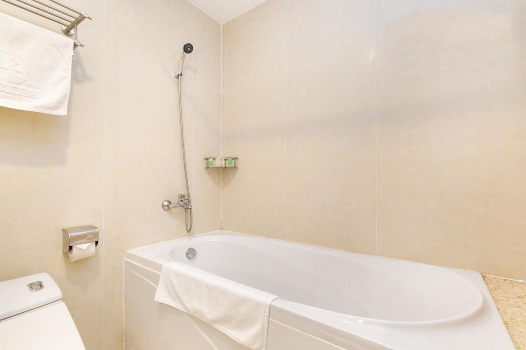 Khach San Bamboo Sai Gon Hotel Хошимин Екстериор снимка